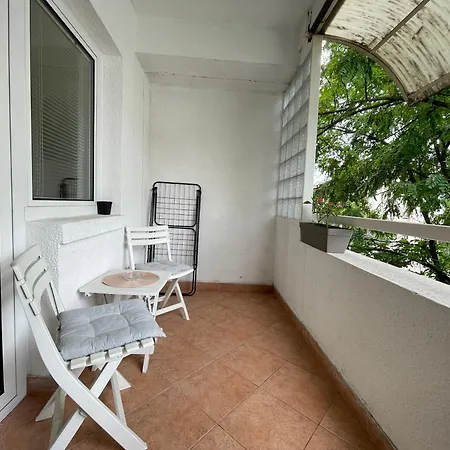 Jurukov Park Apartment *