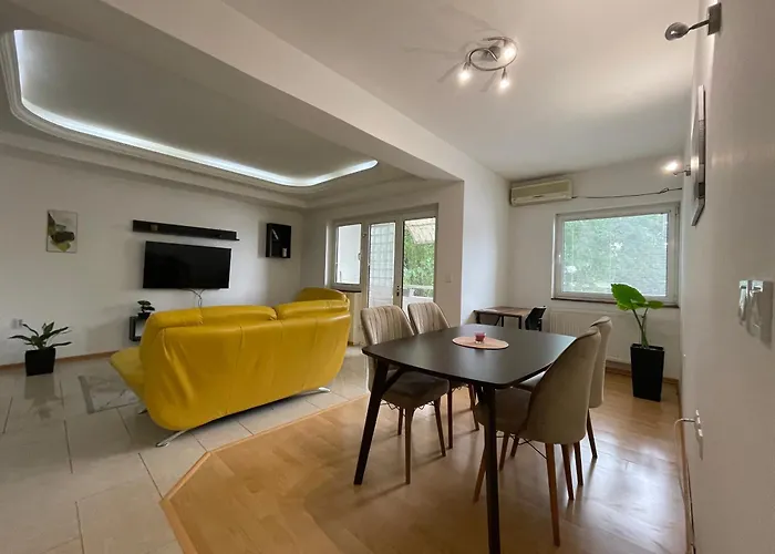 Jurukov Park Apartment